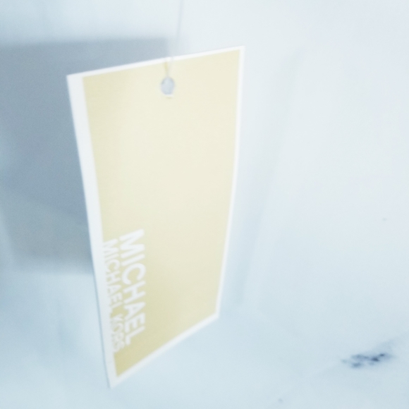 MICHAEL KORS Short Lightweight Quilted Jacket - Picture 9 of 13